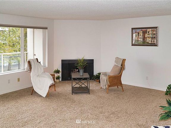 5th image of 22315 6th Ave S Unit B202