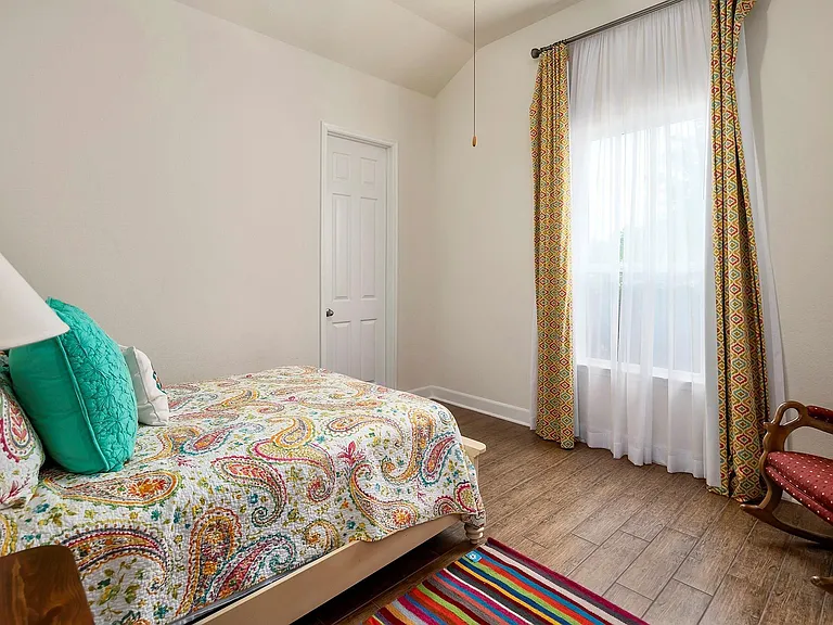 1810 Daly Way — Photo 23