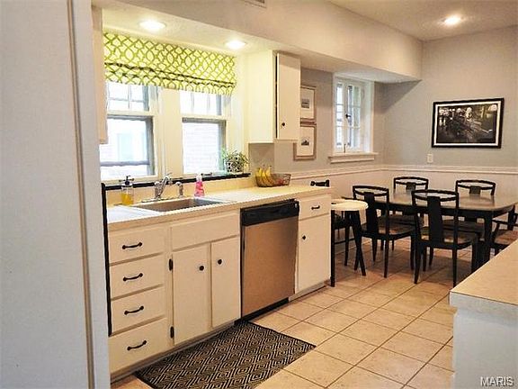 4th image of 6305 Tholozan Ave