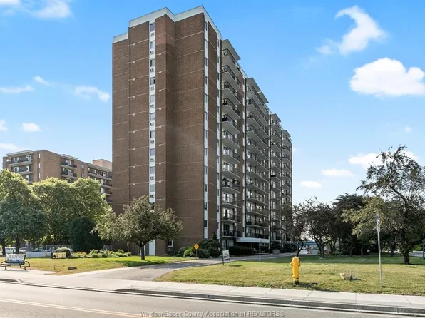 8591 Riverside Dr E #802, Windsor, ON N8S 1G3