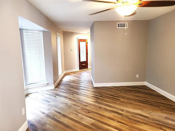 3rd image of 13204 Trail Hollow Dr