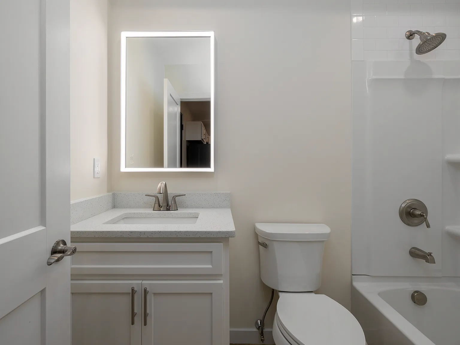 Studio, 428 sqft, $1,550 — Photo 2