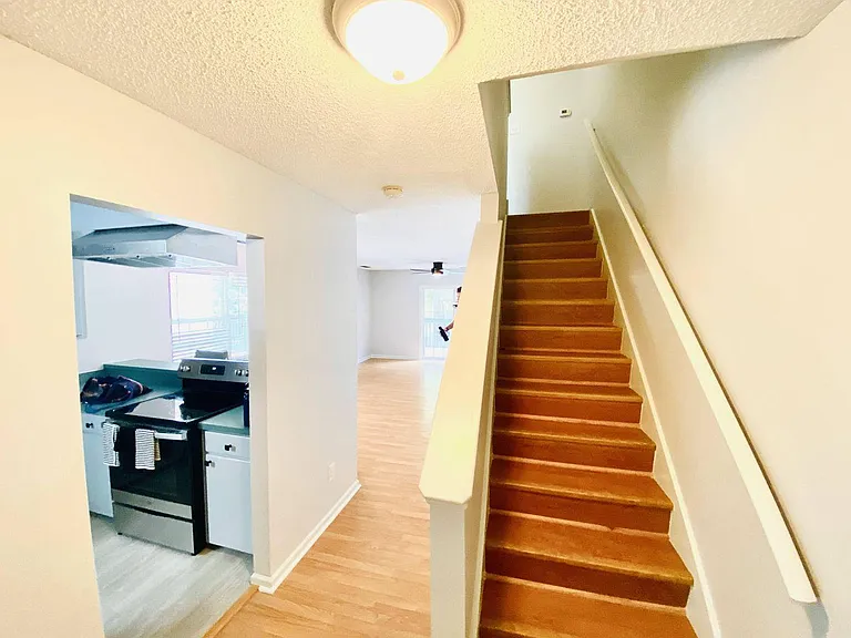 512 Joseph St #A — Photo 10