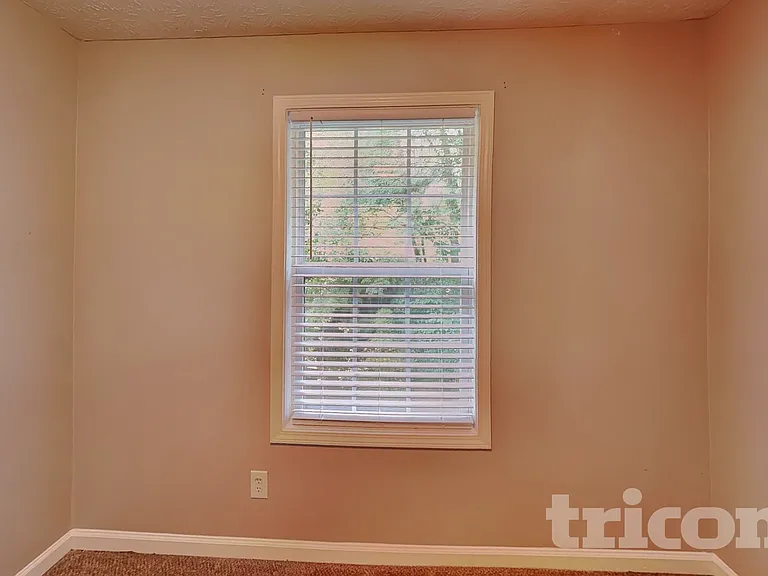 1455 Enchanted Forest Dr — Photo 9