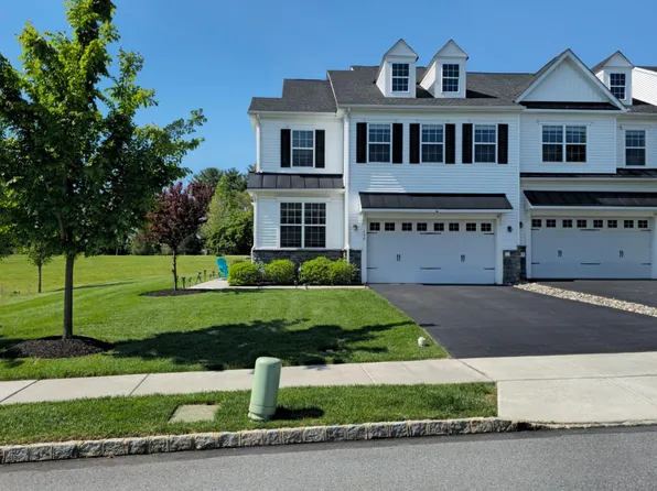 499 Lee Pl, Exton, PA 19341