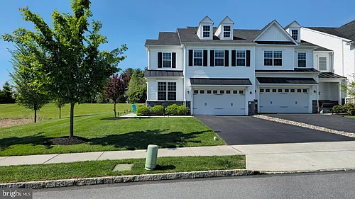 499 Lee Pl Photo 1