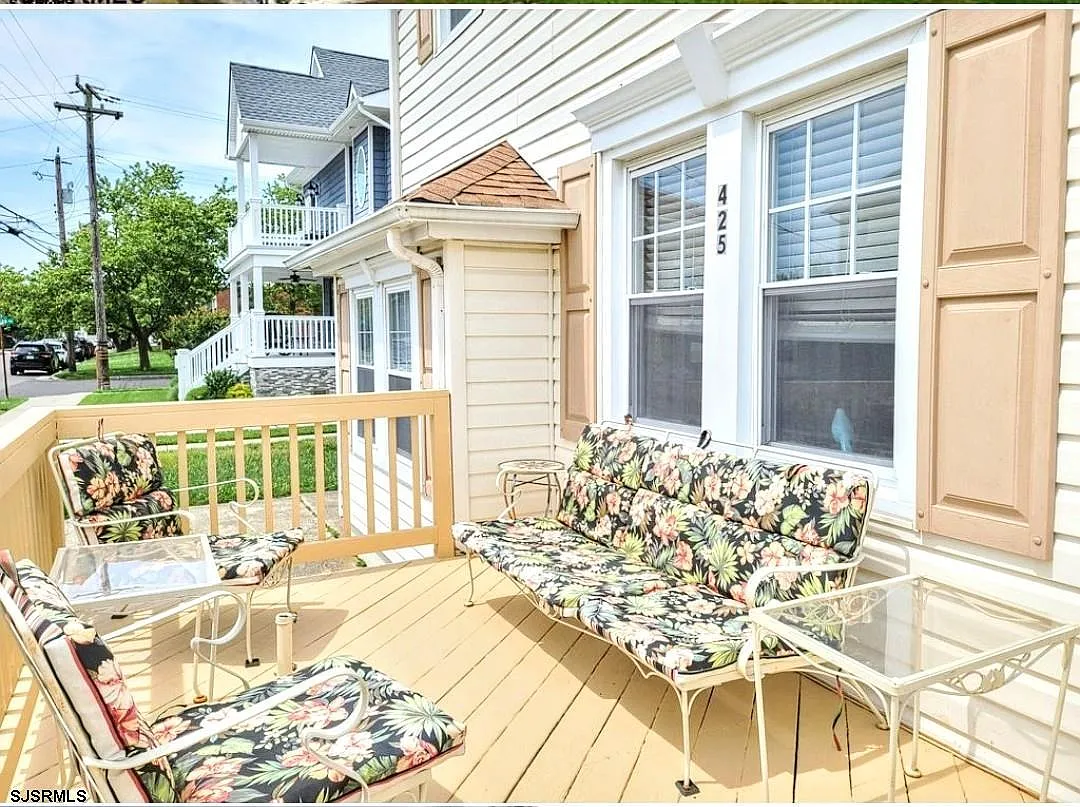 4 bed, 2.0 bath, $2,000 — Photo 3