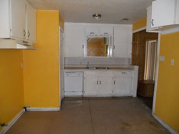 5th image of 3616 La Joya Dr