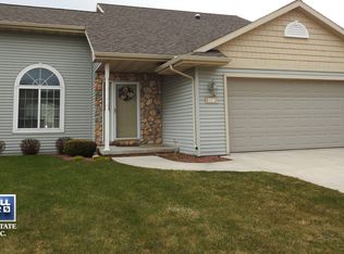 1912 Hidden Hollow Ln, Manitowoc, WI 54220