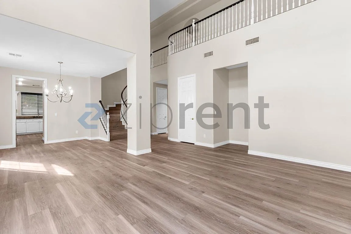 5 bed, 4593 sqft, $5,000 — Photo 4