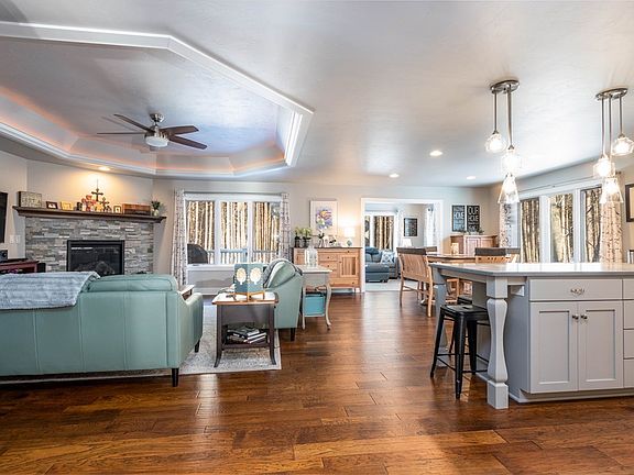 5th image of 8111 W Oak Dr #24-02