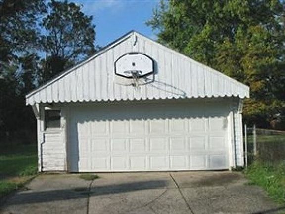 2nd image of 147 Wandle Ave