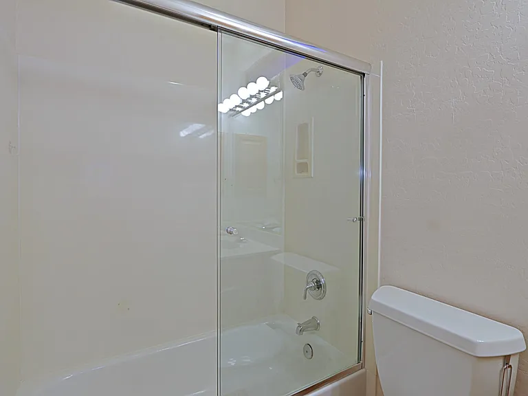 6803 E Eagle Feather Rd — Photo 23