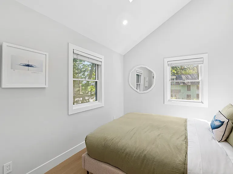 49 Hamilton St — Photo 13