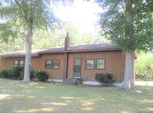 1420 Greys Point Rd, Topping, VA 23169