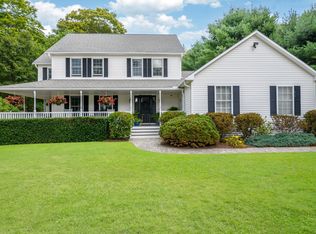 10 Lantern Ridge Rd, Beacon Falls, CT 06403