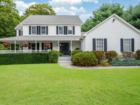 10 Lantern Ridge Road, Beacon Falls, CT 06403