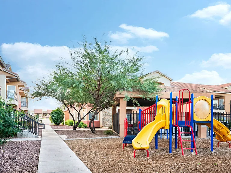 Desert View Apartments — Photo 14