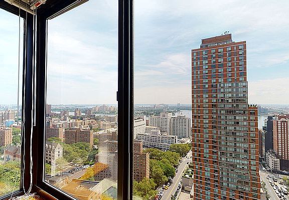 5th image of 175 E 96th St APT 26H