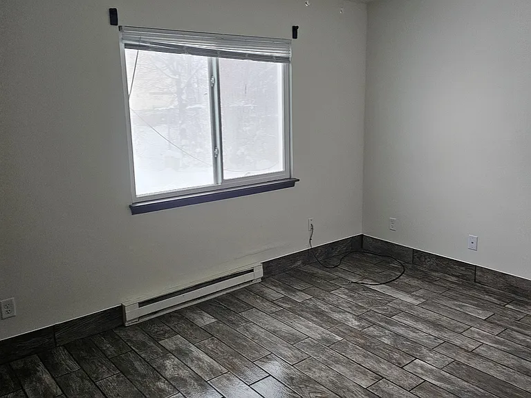 8835 N Swan Rd #6 — Photo 15