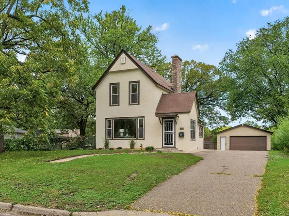 7418 Edgebrook Dr, Saint Louis Park, MN 55426