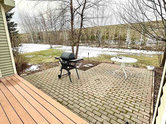 5th image of 7127 Applewood Dr
