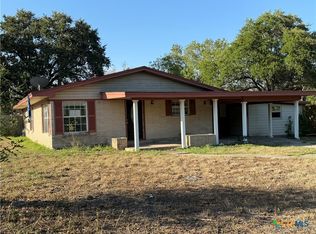 218 Graham Rd, Kenedy, TX 78119
