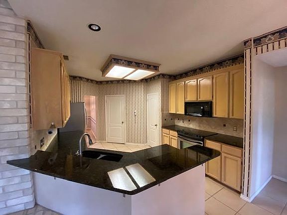 3rd image of 112 Peachtree Dr