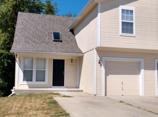 1833 Kingbird Ln, Liberty, MO 64068