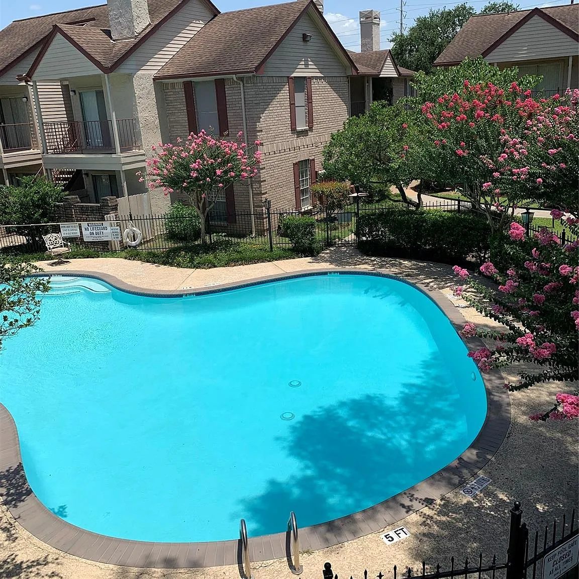 2 bed, 1.0 bath, 964 sqft, $1,250 — Photo 2