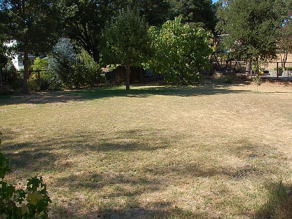 5th image of 3 Evergreen Ct