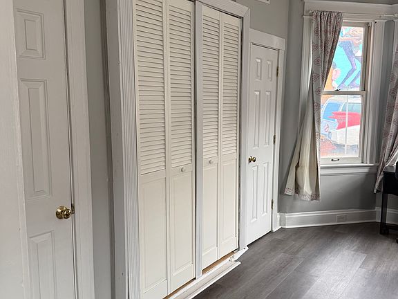 3rd image of 914 Race St APT 2