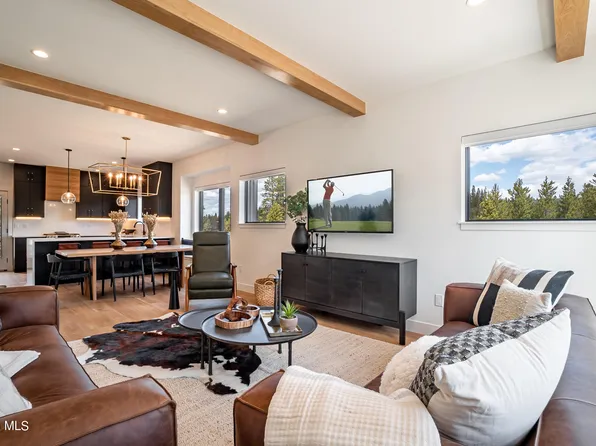 1066 GCR 8, Fraser, CO 80442