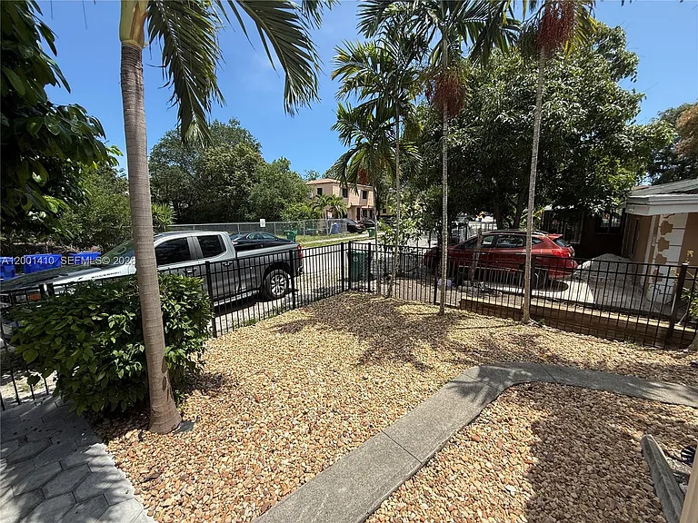 5530 NW Miami Ct — Photo 54