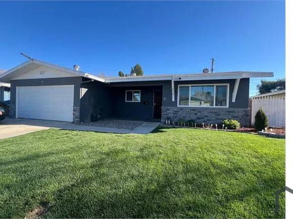 608 E Pillsbury St, Lancaster, CA 93535