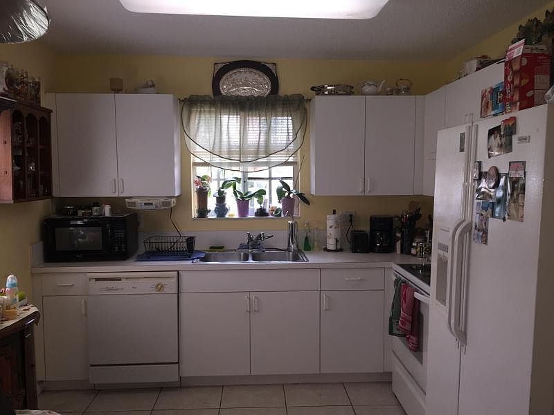 1st image of 4752 SW W 13 Pl #1