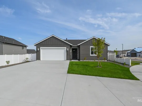 8699 S Copperdale Ave, Kuna, ID 83634