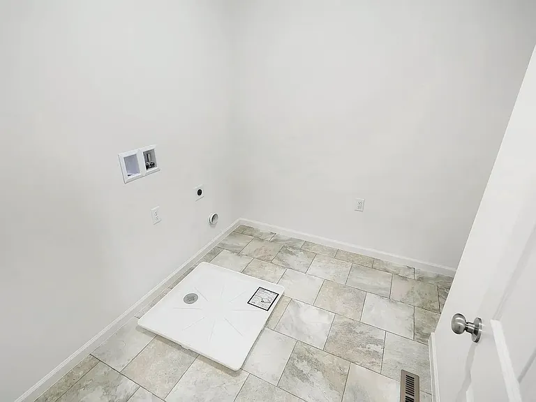 7884 Briarwood Dr — Photo 15