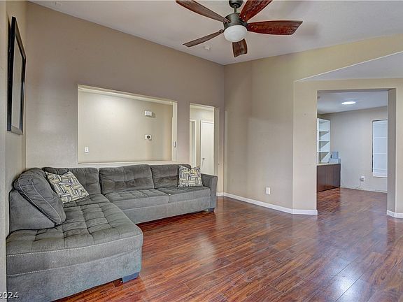 4th image of 6597 Moose Creek St