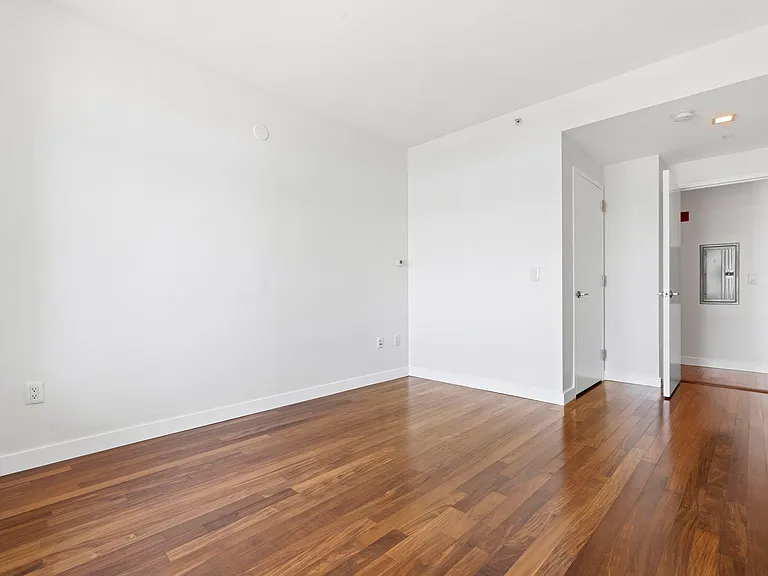 25 Hudson St #805 — Photo 15