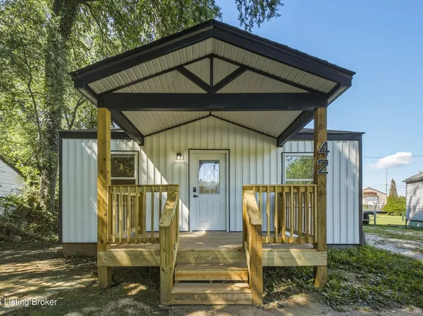 42 Nichols Dr, Louisville, KY 40215