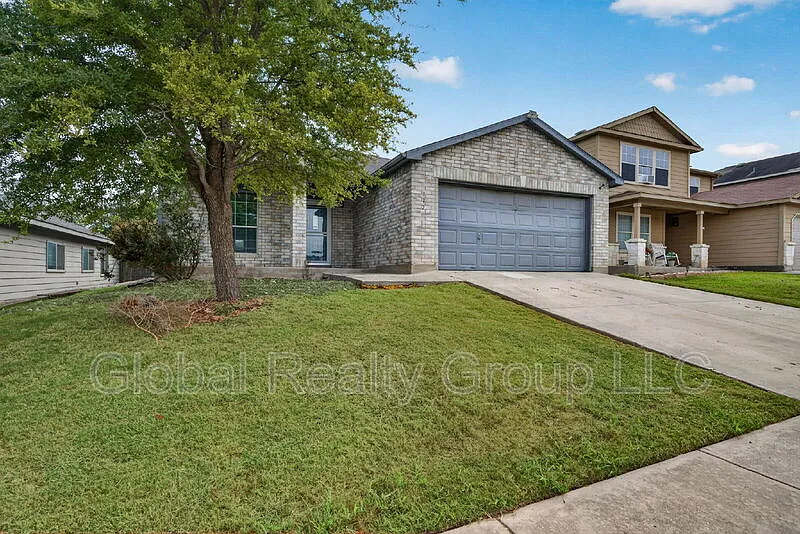 4 bed, 2.0 bath, 1795 sqft, $1,795 — Photo 3