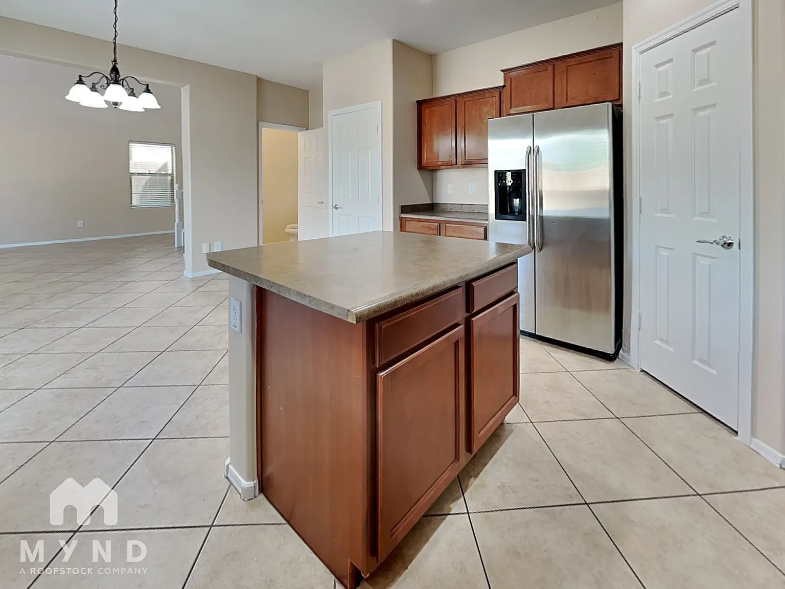 3 bed, 2.5 bath, 2092 sqft, $2,269 — Photo 3