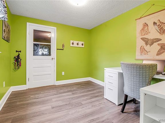 4th image of 4940 Glenwood Dr