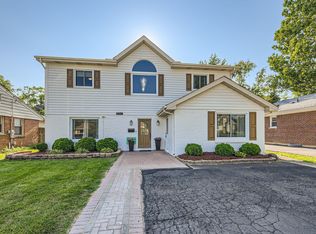 836 S Spring Rd, Elmhurst, IL 60126