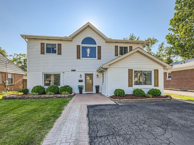 836 S Spring Rd, Elmhurst, IL, 60126
