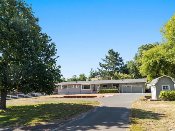 63 Queens Lane, Petaluma, CA 94952