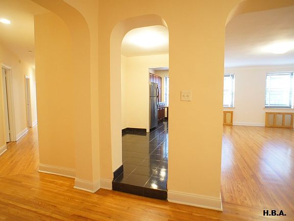 3rd image of 6939 Yellowstone Blvd APT 104