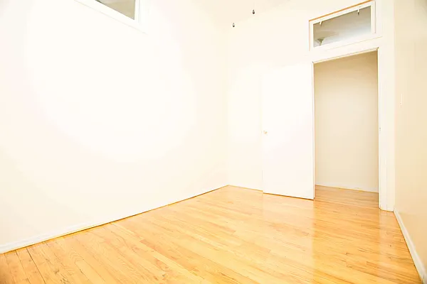 Rented by Nooklyn NYC LLC | media 12