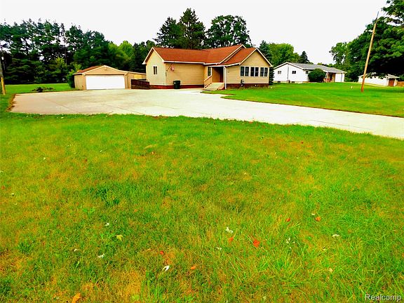 2nd image of 2780 W Clarkston Rd